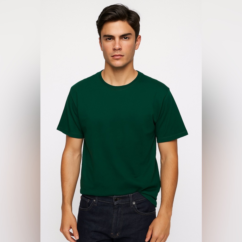 Valentino Men's Dark Green Tee Shirt size small